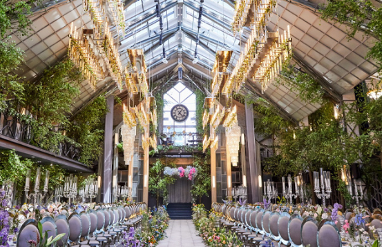 서울 신혼여행&혼수박람회 웨딩박람회 참가 업체와 상담 장면