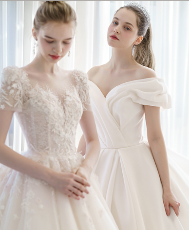 수원토탈샵 라벨르엘린 스드메 상담예약 웨딩박람회 참가 업체와 상담 장면