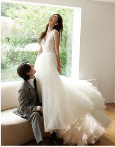 세텍 허니문 페어 웨딩박람회 참가 업체와 상담 장면