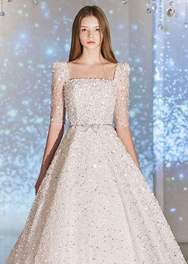 범계 신혼여행&혼수박람회 웨딩드레스 및 스드메 전시 공간