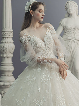 안산 위드유 웨딩박람회 웨딩박람회 참가 업체와 상담 장면